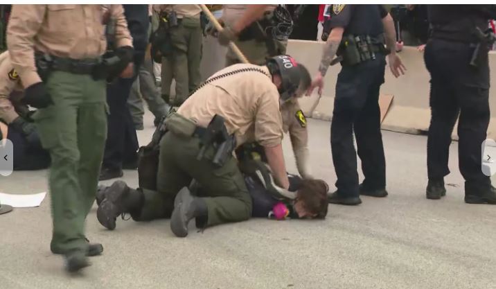 Protesters Demonstrate Outside Broadview ICE Facility